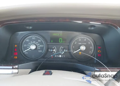 2006 Lincoln Town Car Signature z USA, uszkodzony, nr VIN 1LNHM81V56Y614936